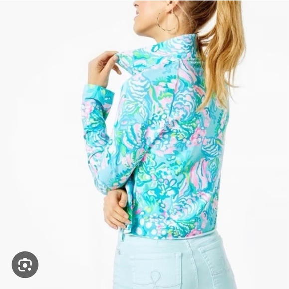 Lilly Pulitzer Ronan crop pullover Aqua La Vista - Picture 2 of 8